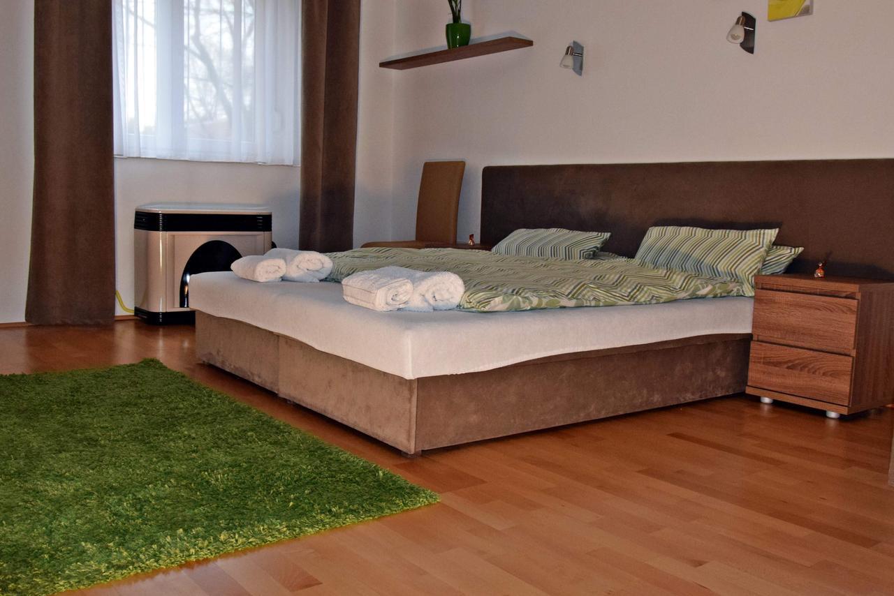 Weninger Studio Apartman Kiskunhalas Kültér fotó