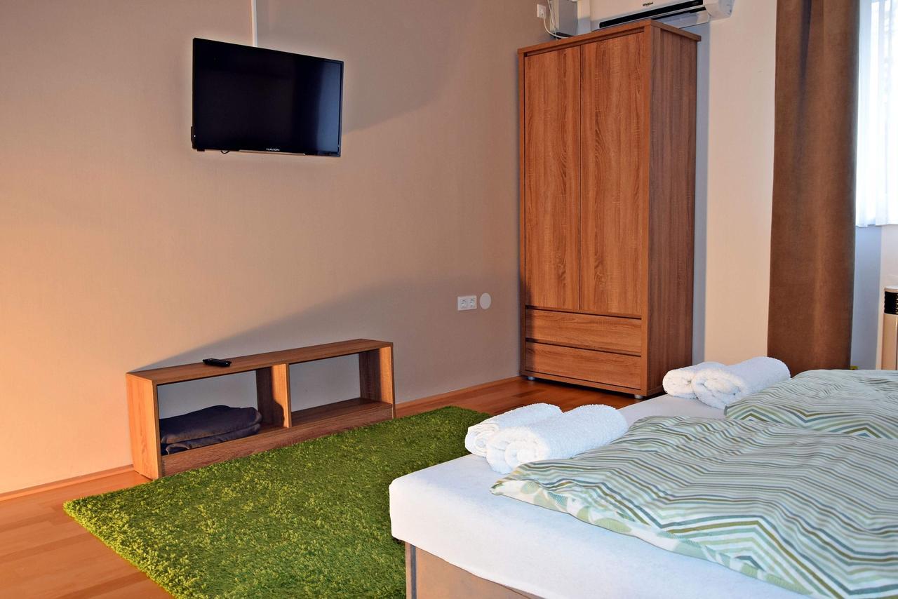 Weninger Studio Apartman Kiskunhalas Kültér fotó