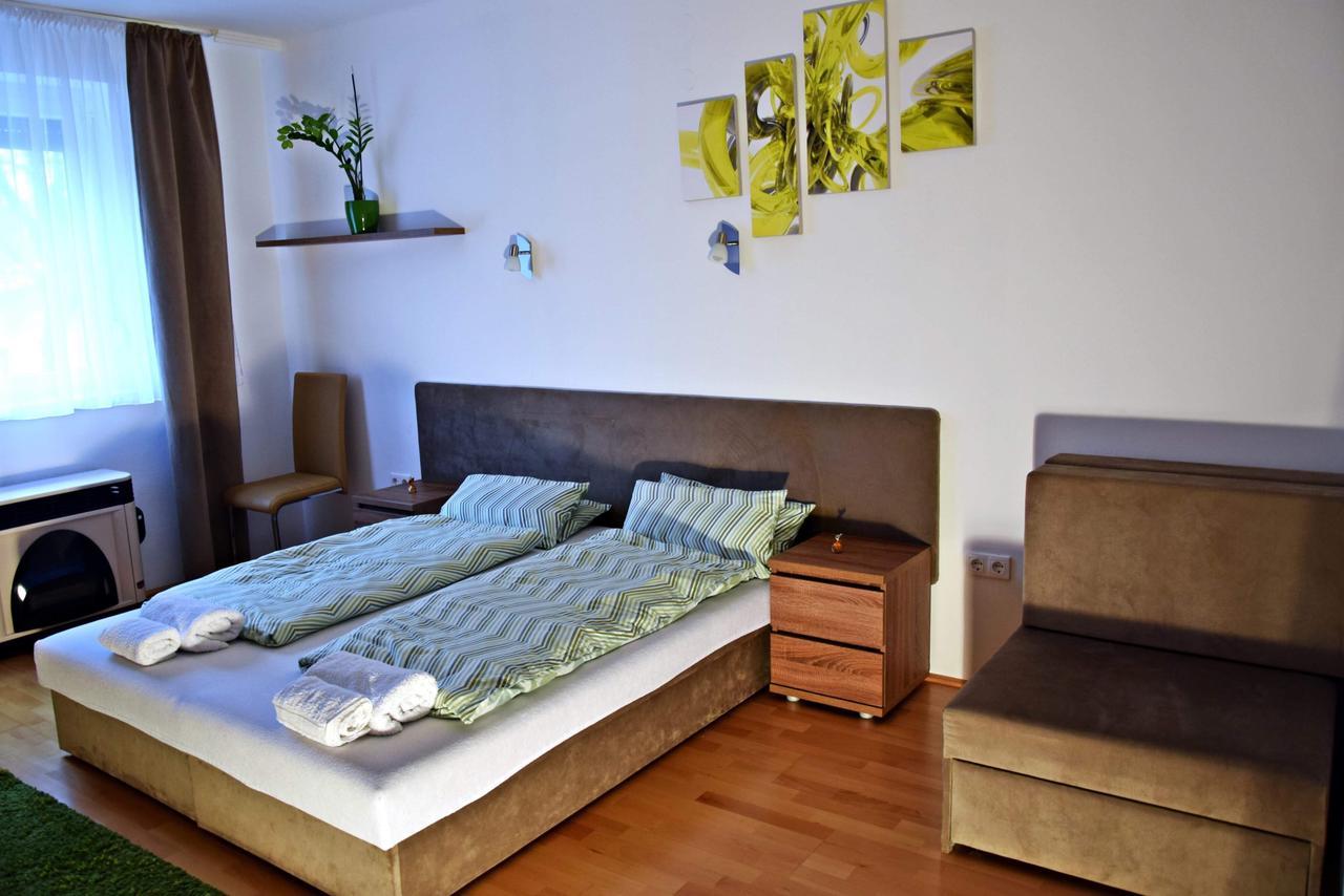 Weninger Studio Apartman Kiskunhalas Kültér fotó